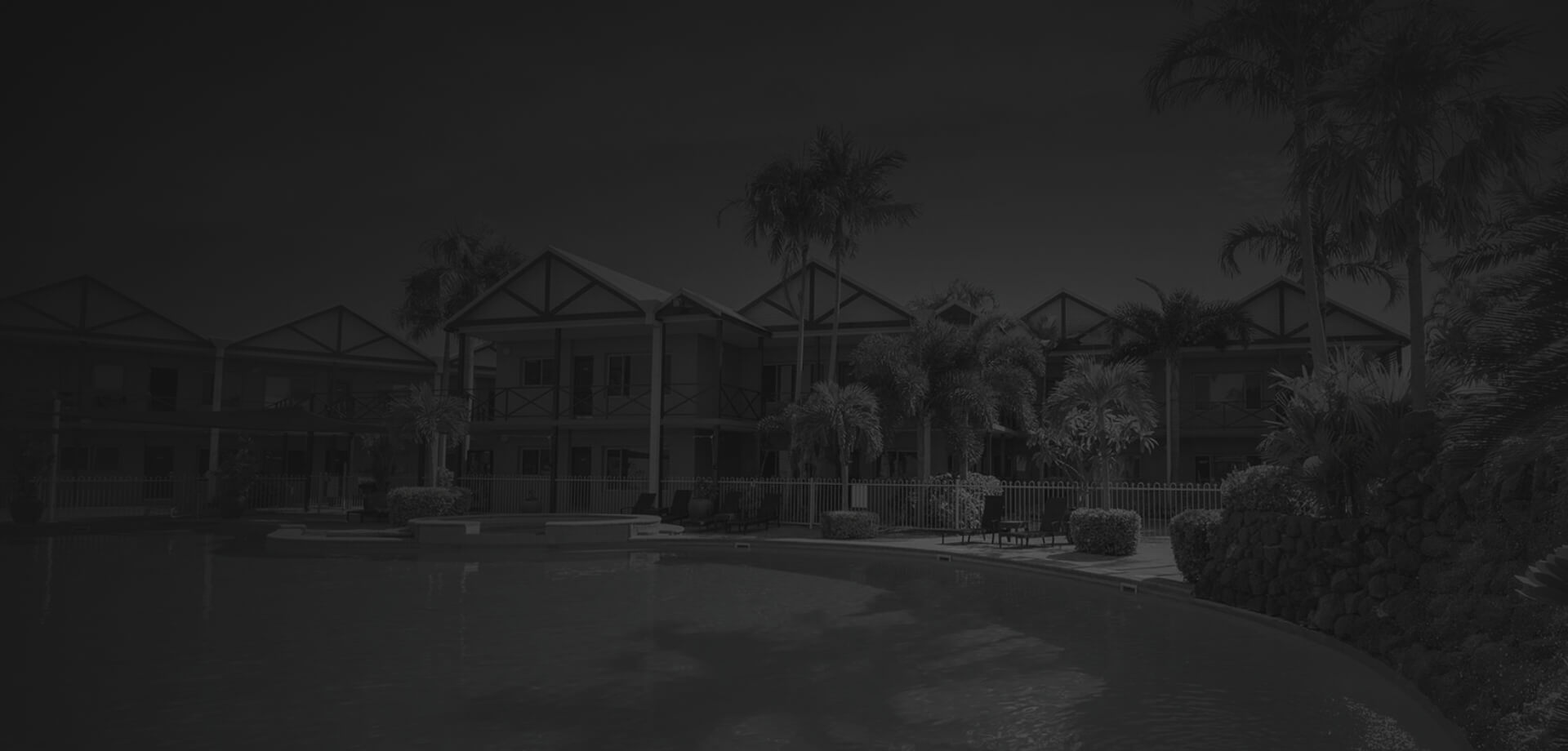 Moonlight Bay Suites Background Image